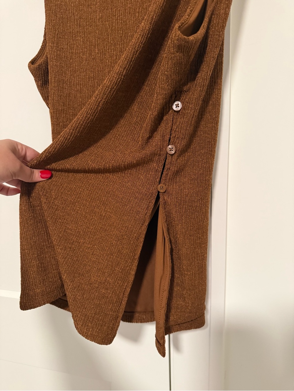 Banana Republic Rust Brown Knit Sleeveless Top with Button Side Slits - Picture 3 of 4